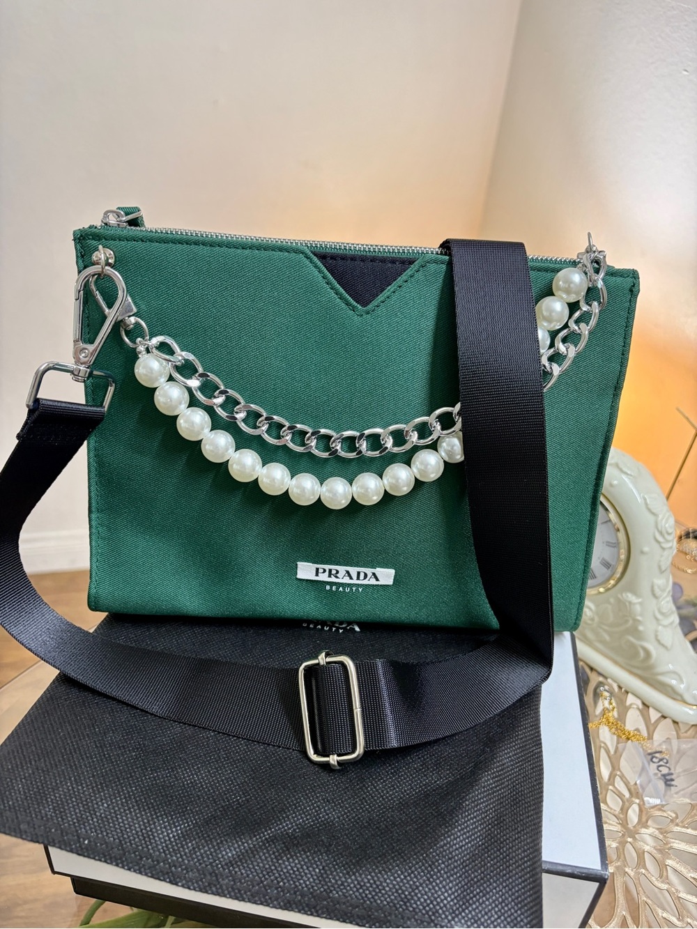 Prada - Picture 2 of 14